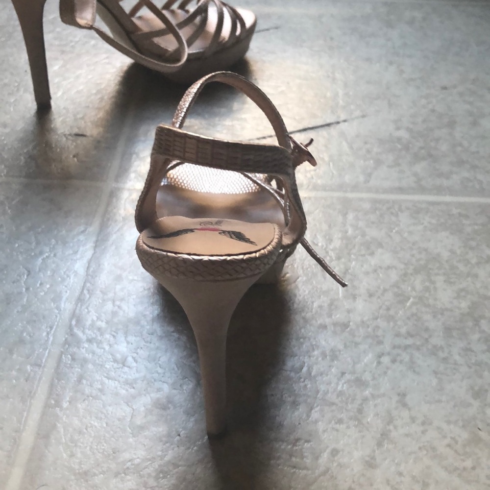 High heels - Picture 5 of 5